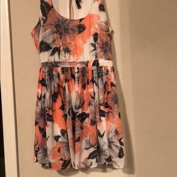 Dresses & Skirts - Floral Spring Dress